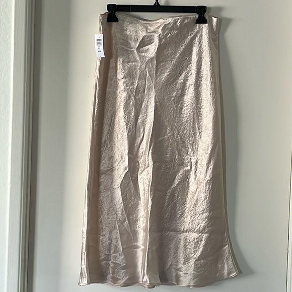 Aritzia Babaton crème satin midi skirt size 14/L/XL NWT - Picture 2 of 7